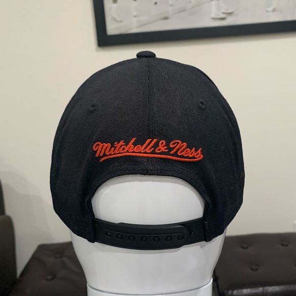 Chicago Bulls Mitchell & Ness Adjustable Hat - Picture 2 of 3